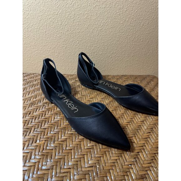 Calvin Klein Odel 12 Womens Pointed Toe Black Flats 9M NEW - Picture 2 of 11